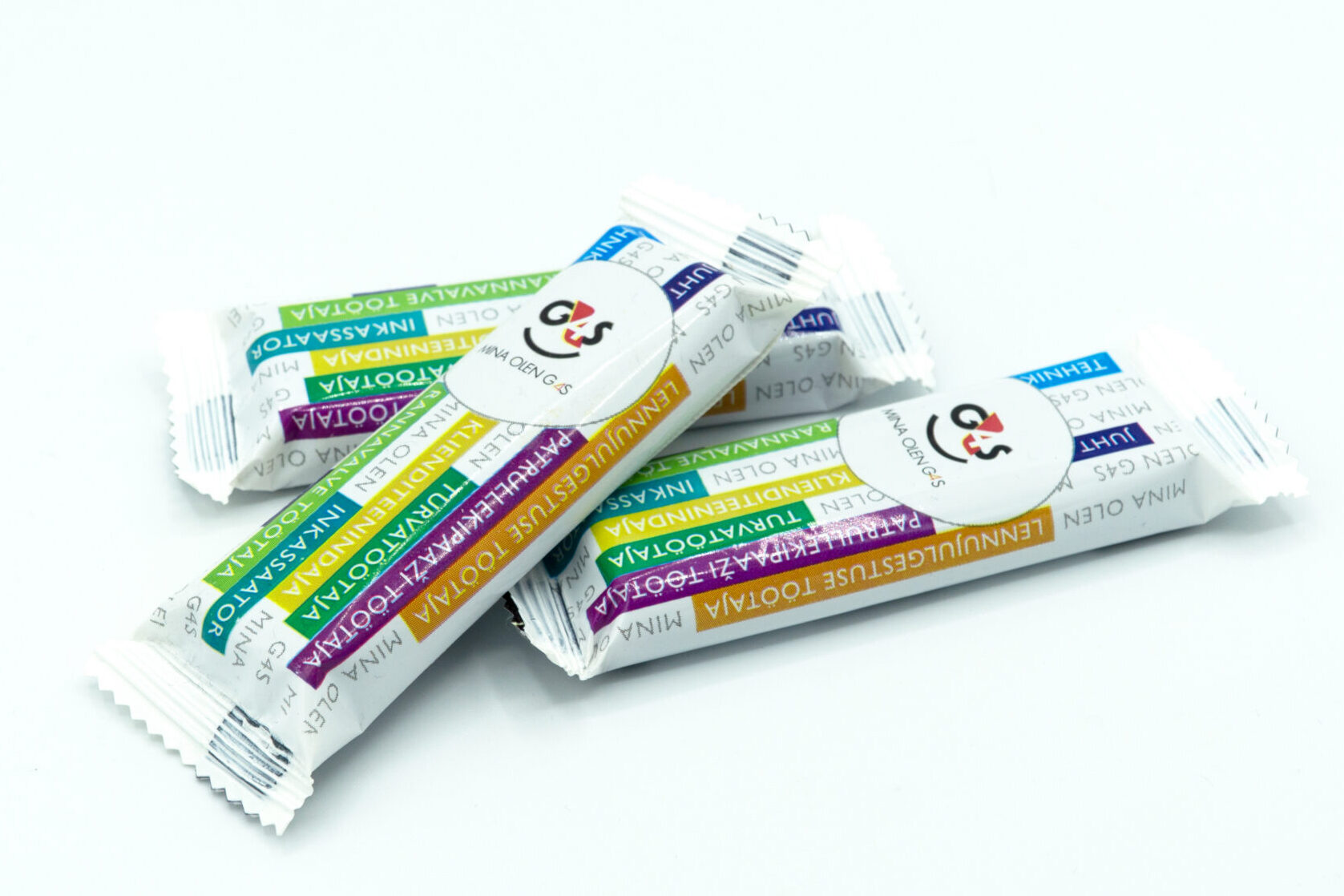 flowpakendis sokolaadid ettevõtte logoga